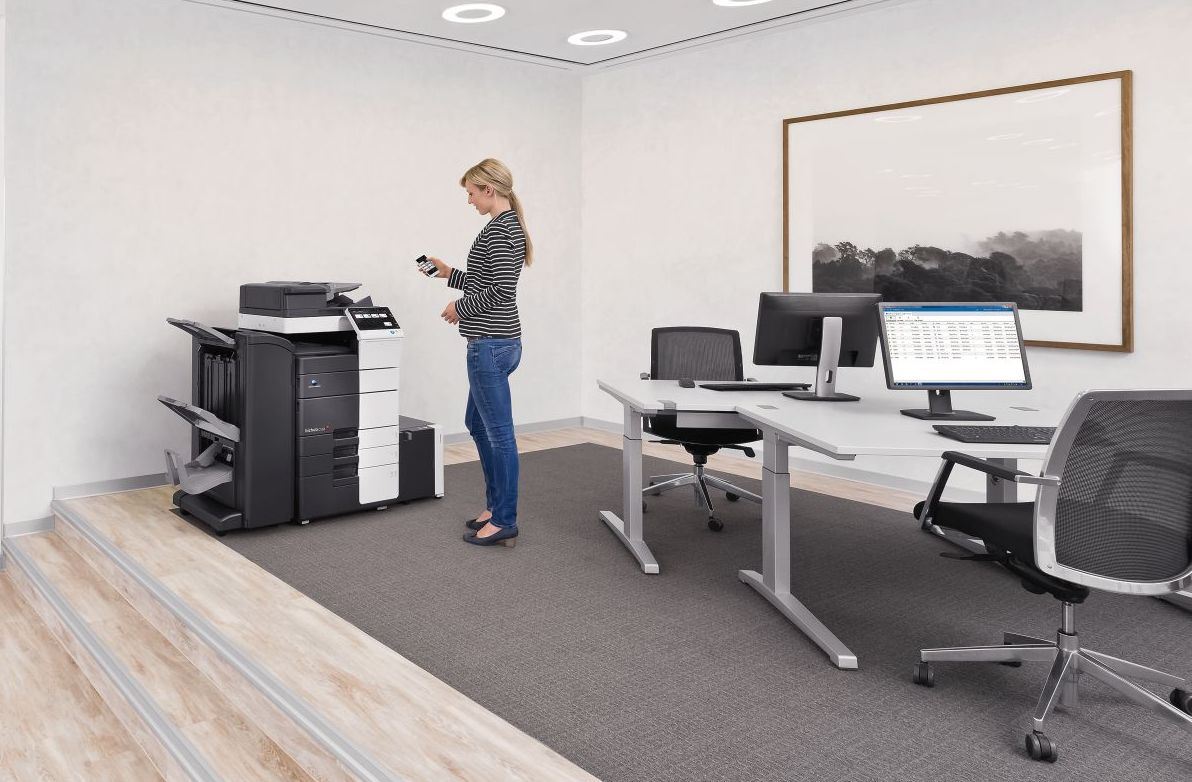 Konica Minolta bizhub C558 Dual scan DF, 4GB RAM, Emperon-Contr., Bypass, 2x500 sheets cassettes, HDD 250GB, Duplex